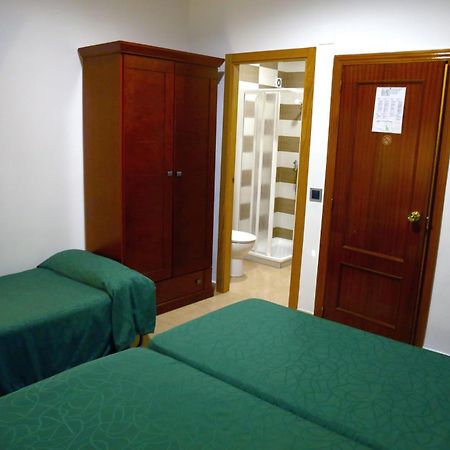 Hostal Muralla プラセンシア エクステリア 写真