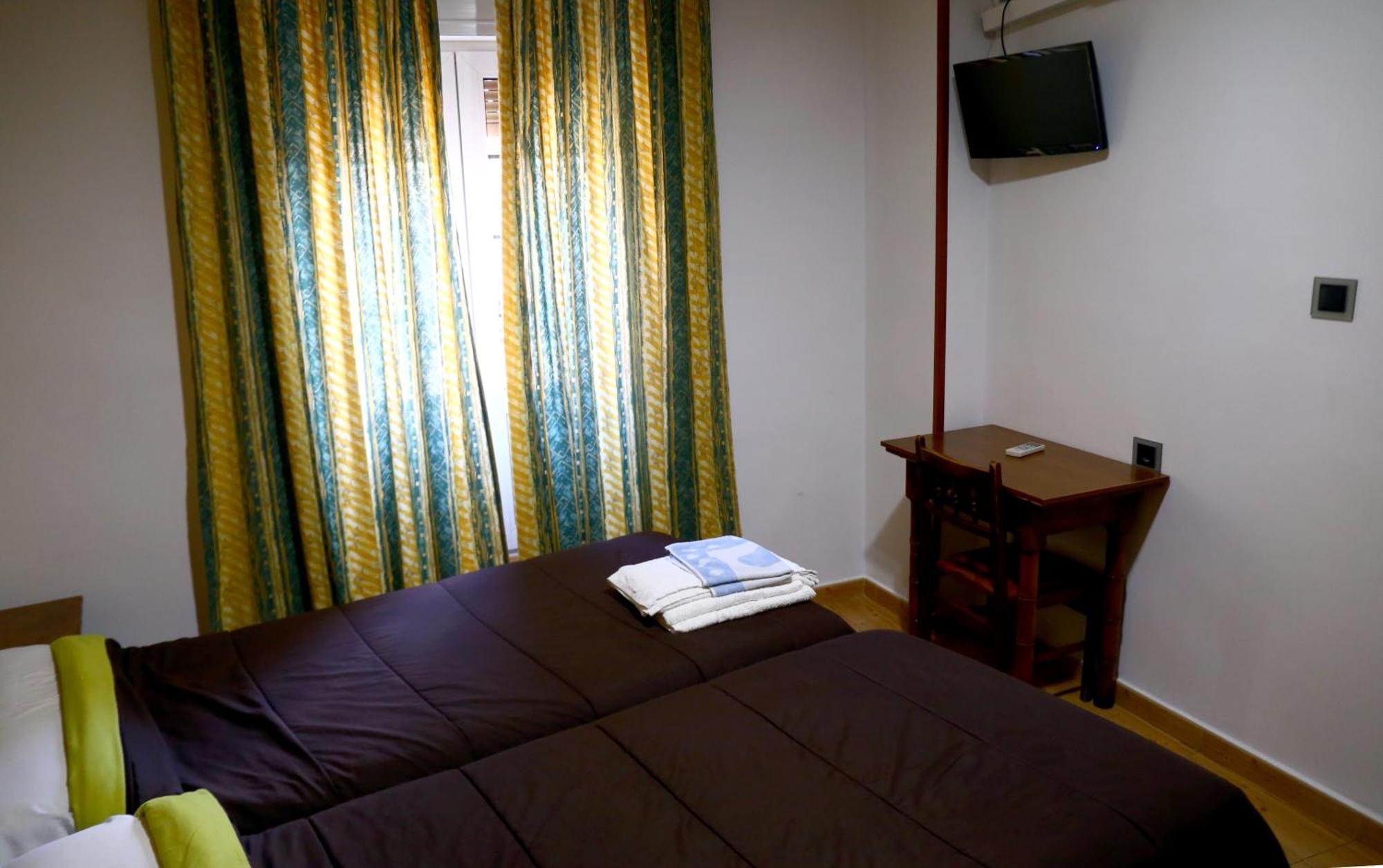 Hostal Muralla プラセンシア エクステリア 写真